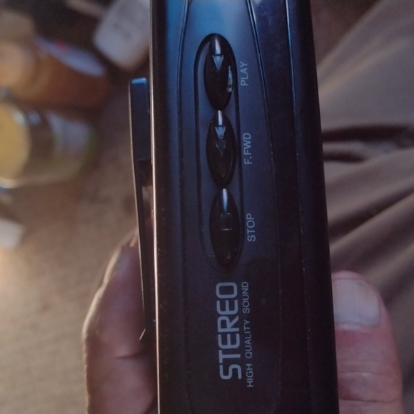 Emerson Bass Boost Stereo Cassette Player - Picture 3 of 3